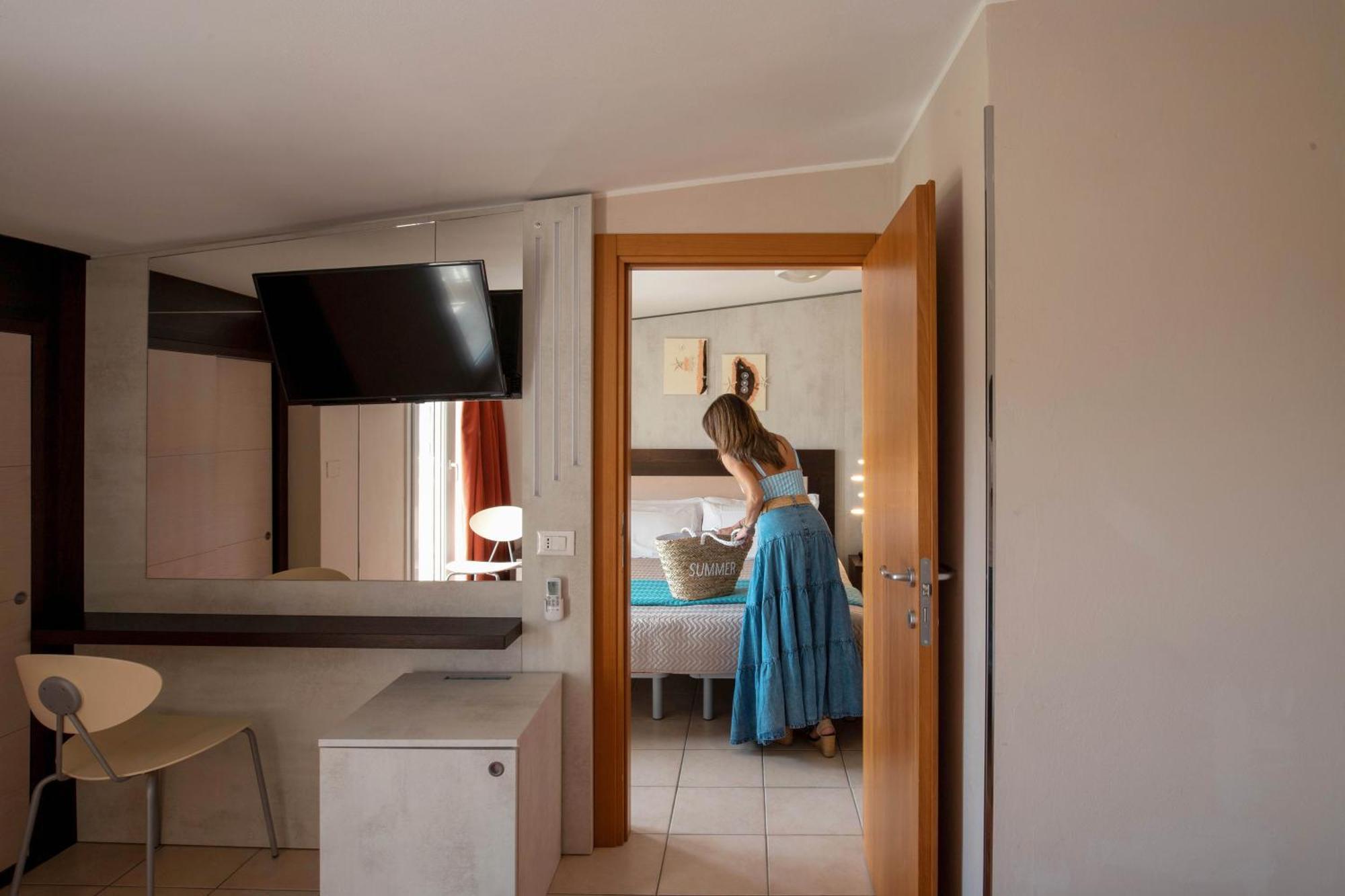 Hotel Ombretta Mare Rimini Exterior photo